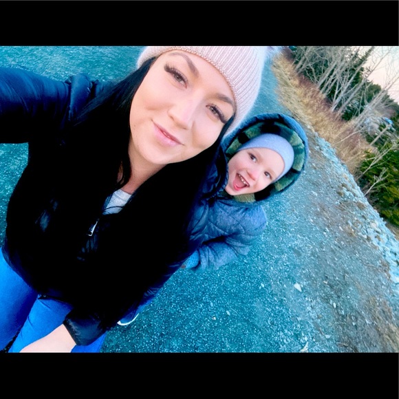 Meet your Posher, Stephanie - Picture 1 of 1